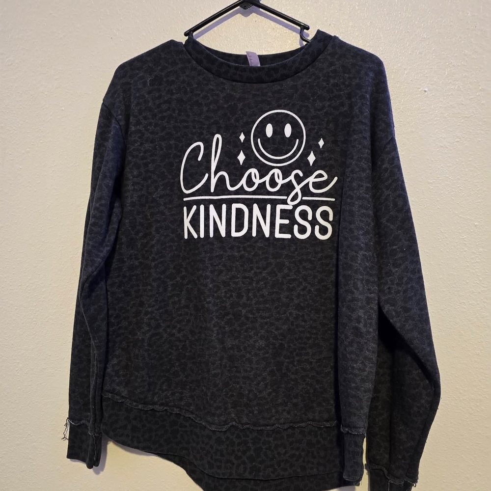 Gildan Women's Black 'Choose Kindness' Crew Neck Top